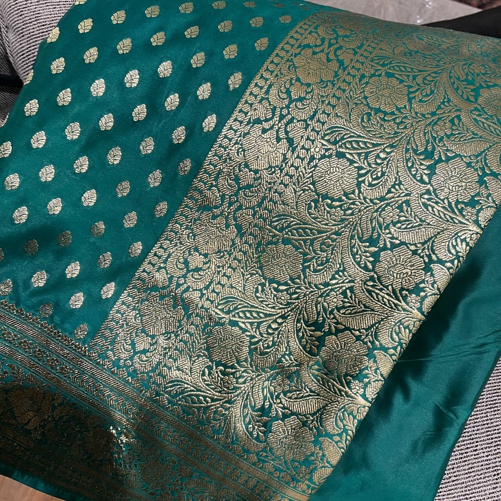 Unstitched Banarsi Sari in Sea Green/Green